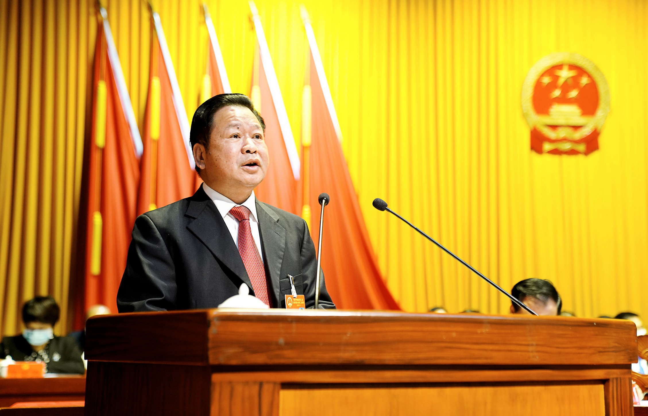 曾主任作报告.jpg
